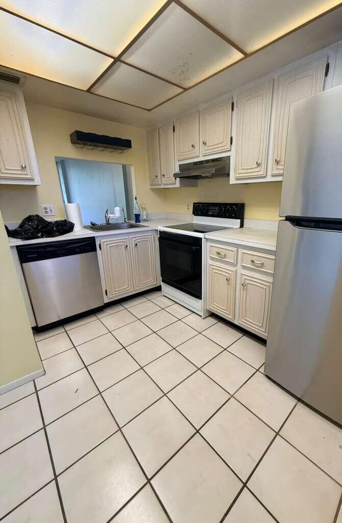 Property Photo:  105 Royal Park Drive 3A  FL 33309 