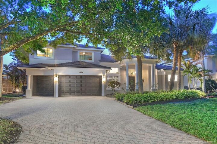 Property Photo:  2313 SW Golden Bear Way  FL 34990 