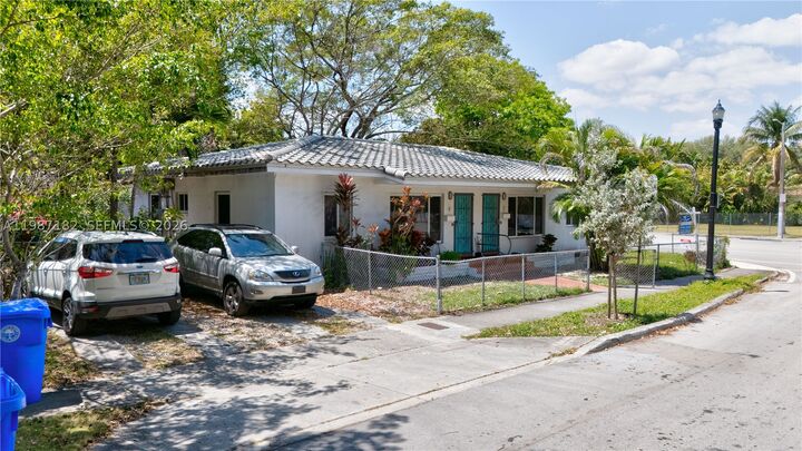 Property Photo:  2 NE 45th St  FL 33137 