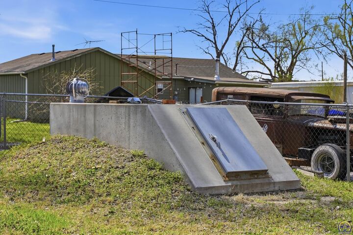 Property Photo:  1209 NW Laurent St  KS 66608 