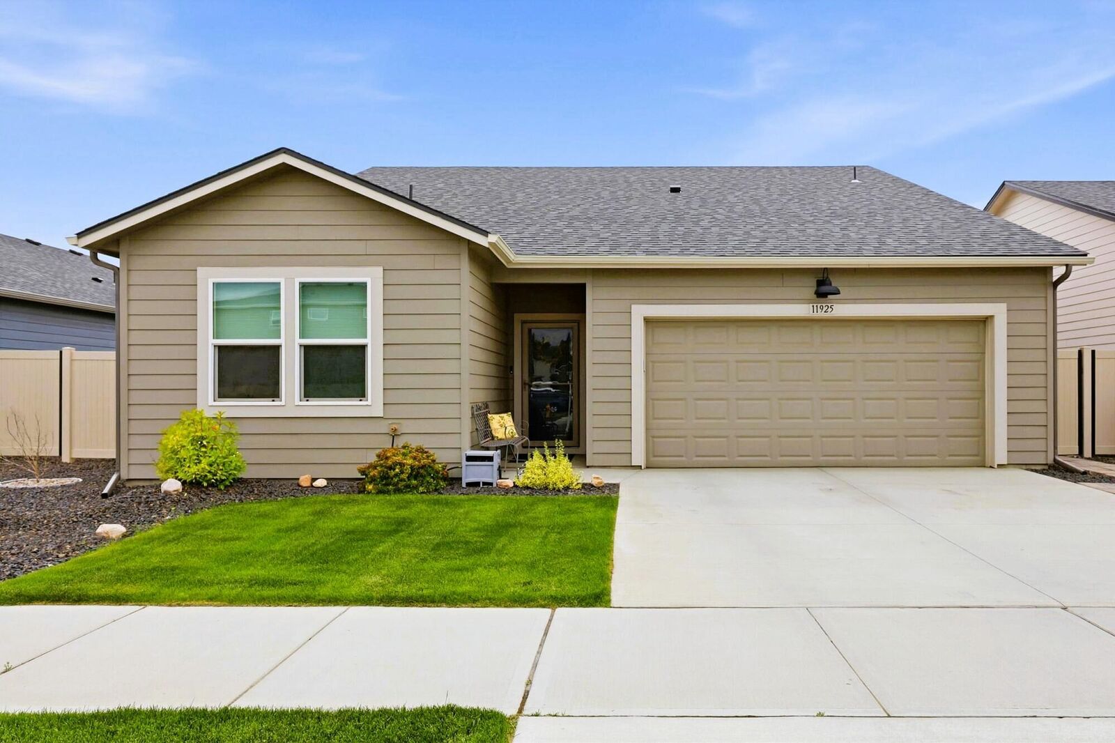 Property Photo:  11925 N Haven St  WA 99021 