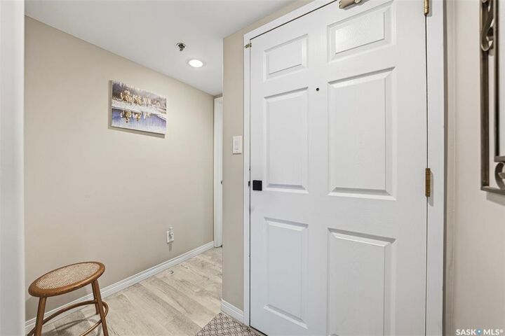 Property Photo:  717 Victoria Avenue 104  SK S7N 2T5 