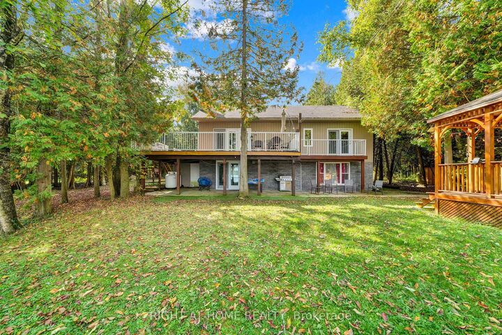 135 Browns Lane — photo 1