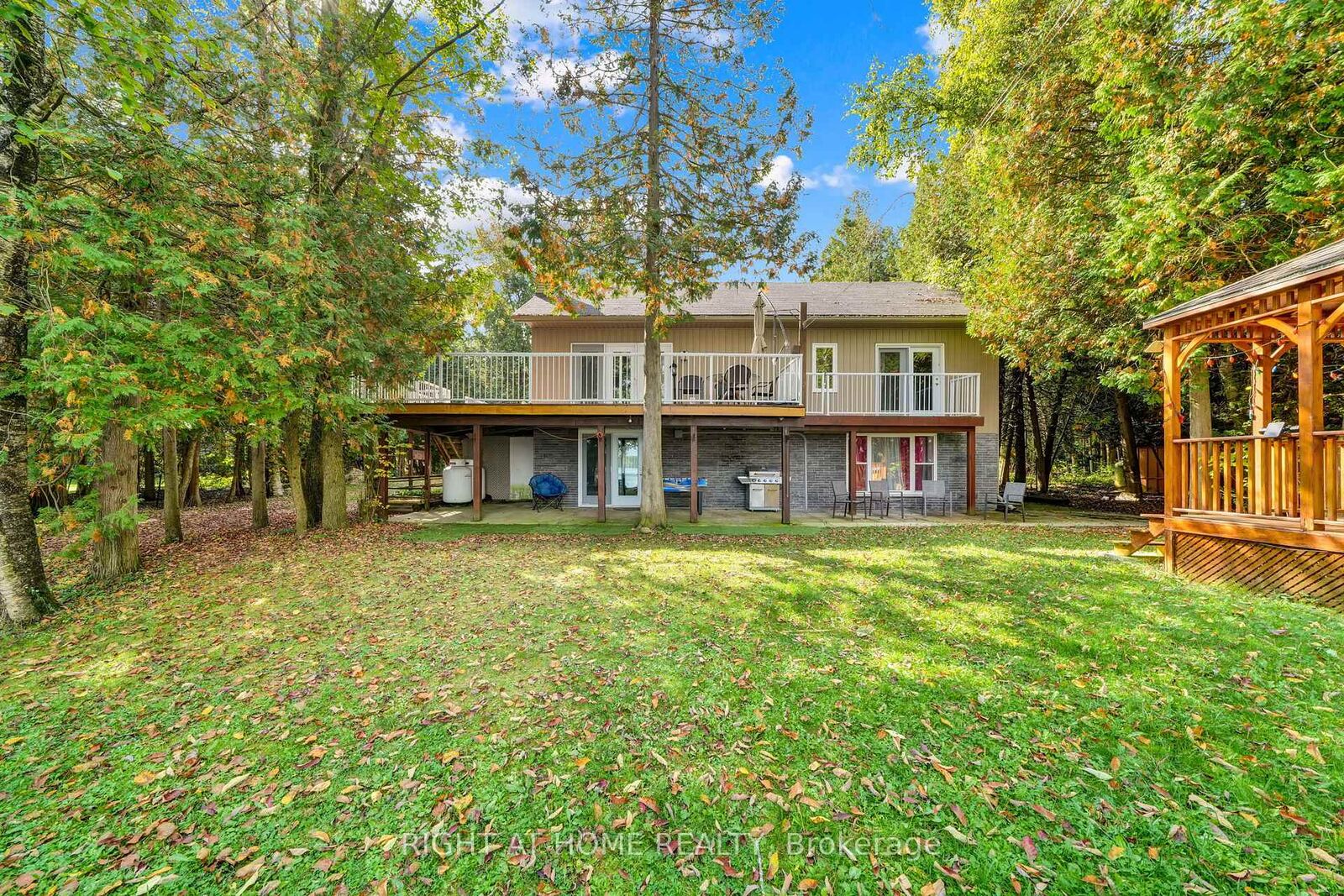 Property Photo: 135 Browns Lane ON N0H 2K0