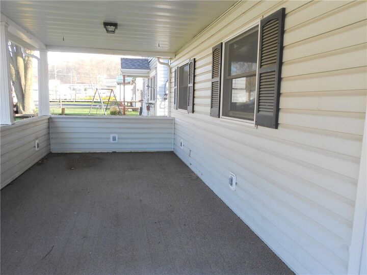 Property Photo:  2870 N Meadow St  PA 15065 