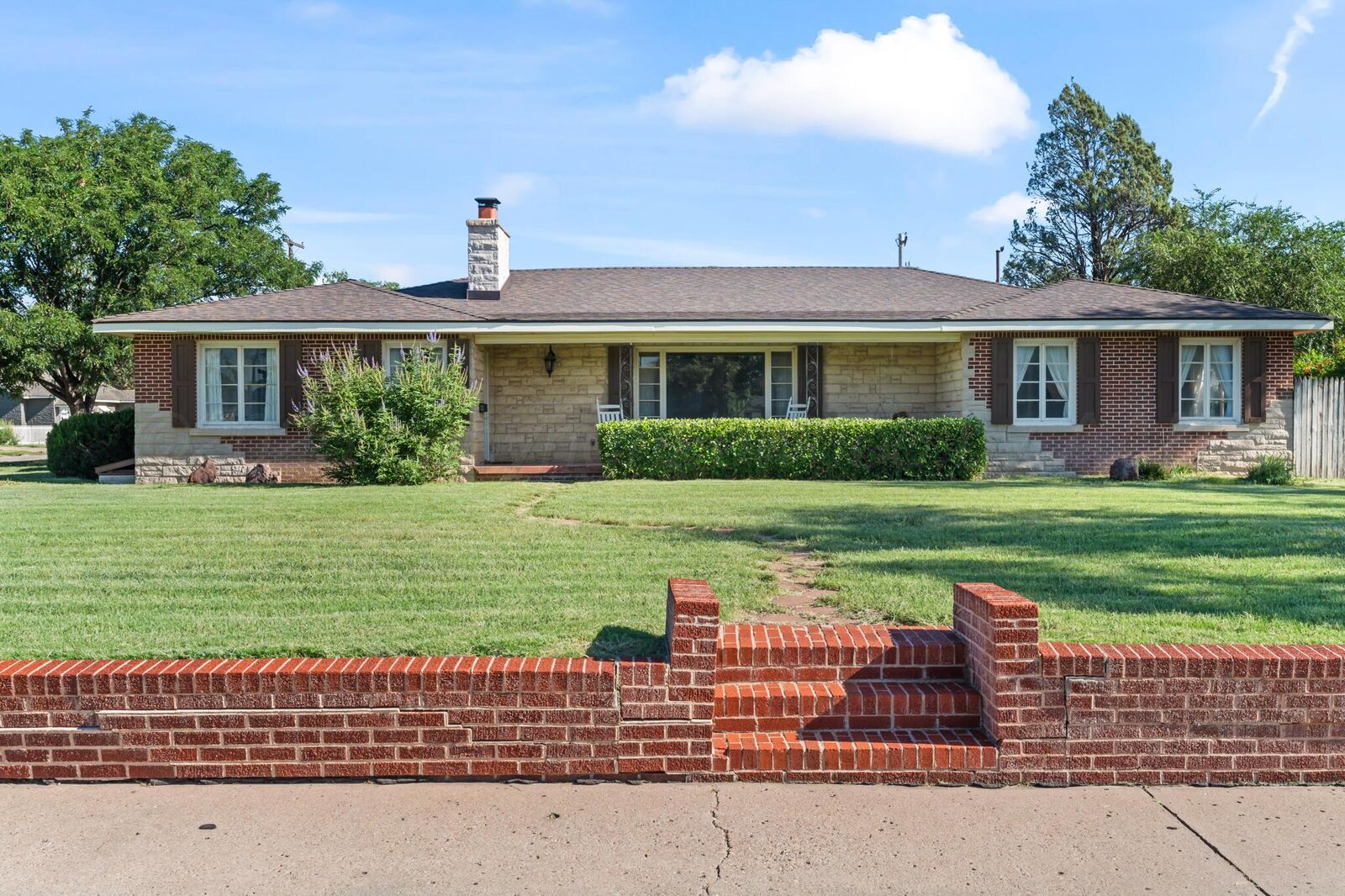 Property Photo:  1601 8th Avenue  TX 79015-4509 