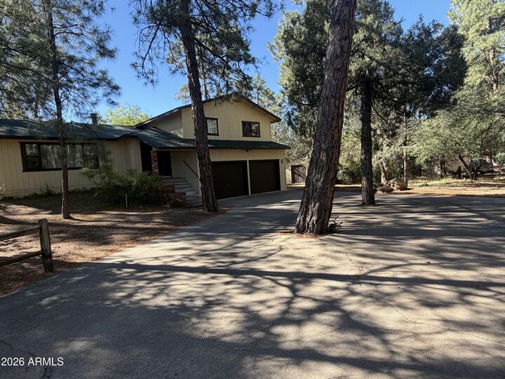 Property Photo:  1103 E Pineview Circle  AZ 85541 