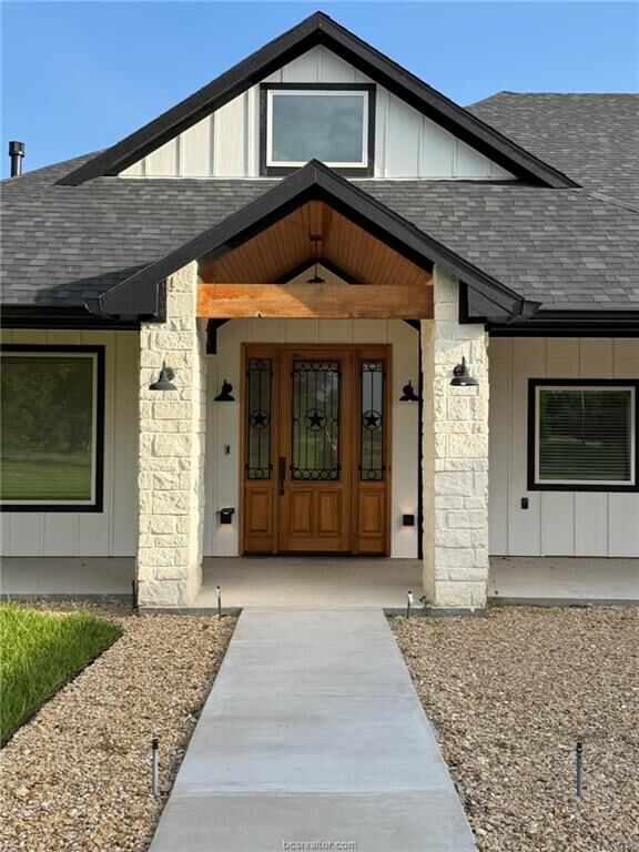 Property Photo: 17401 Highway 21 W TX 77872