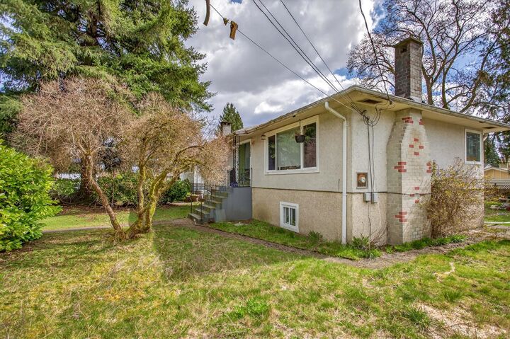 Property Photo: 1760 Jensen Avenue BC V3B 2E3