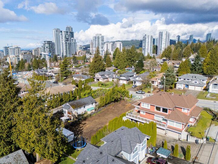 Property Photo: 636 Rochester Avenue BC V3K 2V7