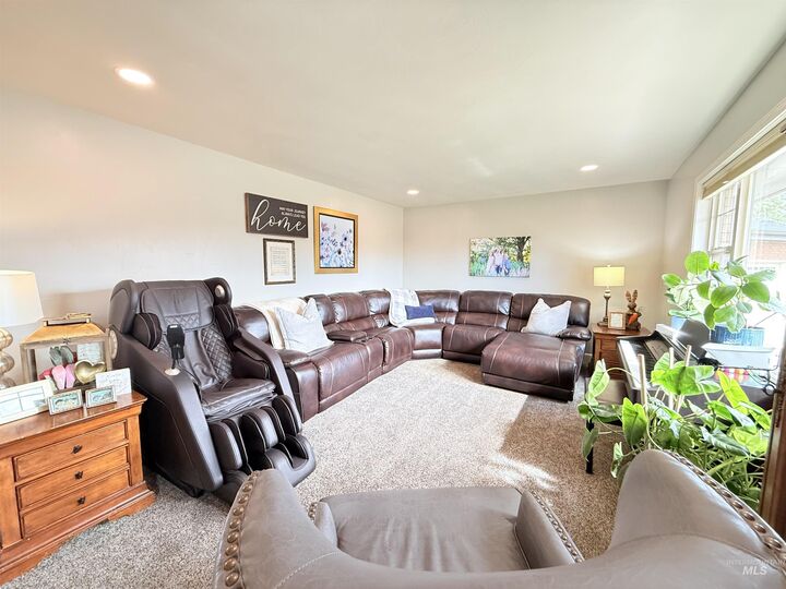 Property Photo:  624 20th St.  ID 83350 