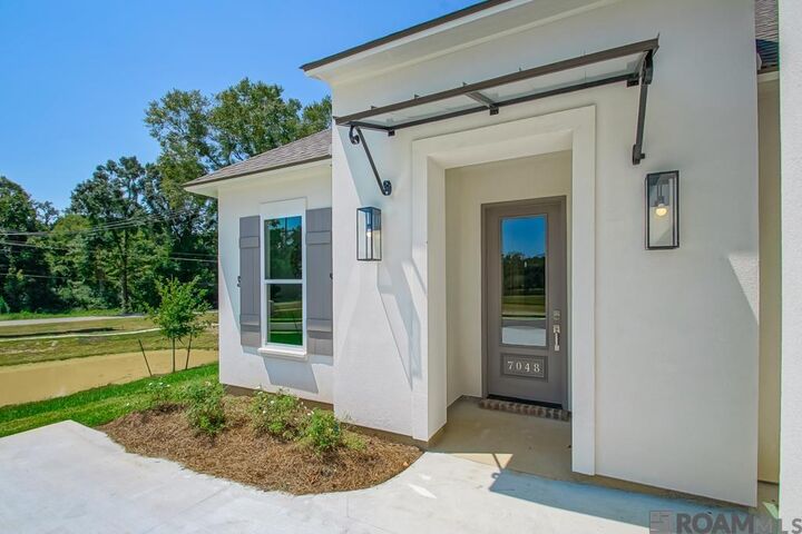 Property Photo: 7048 Garden Hill Dr LA 70817