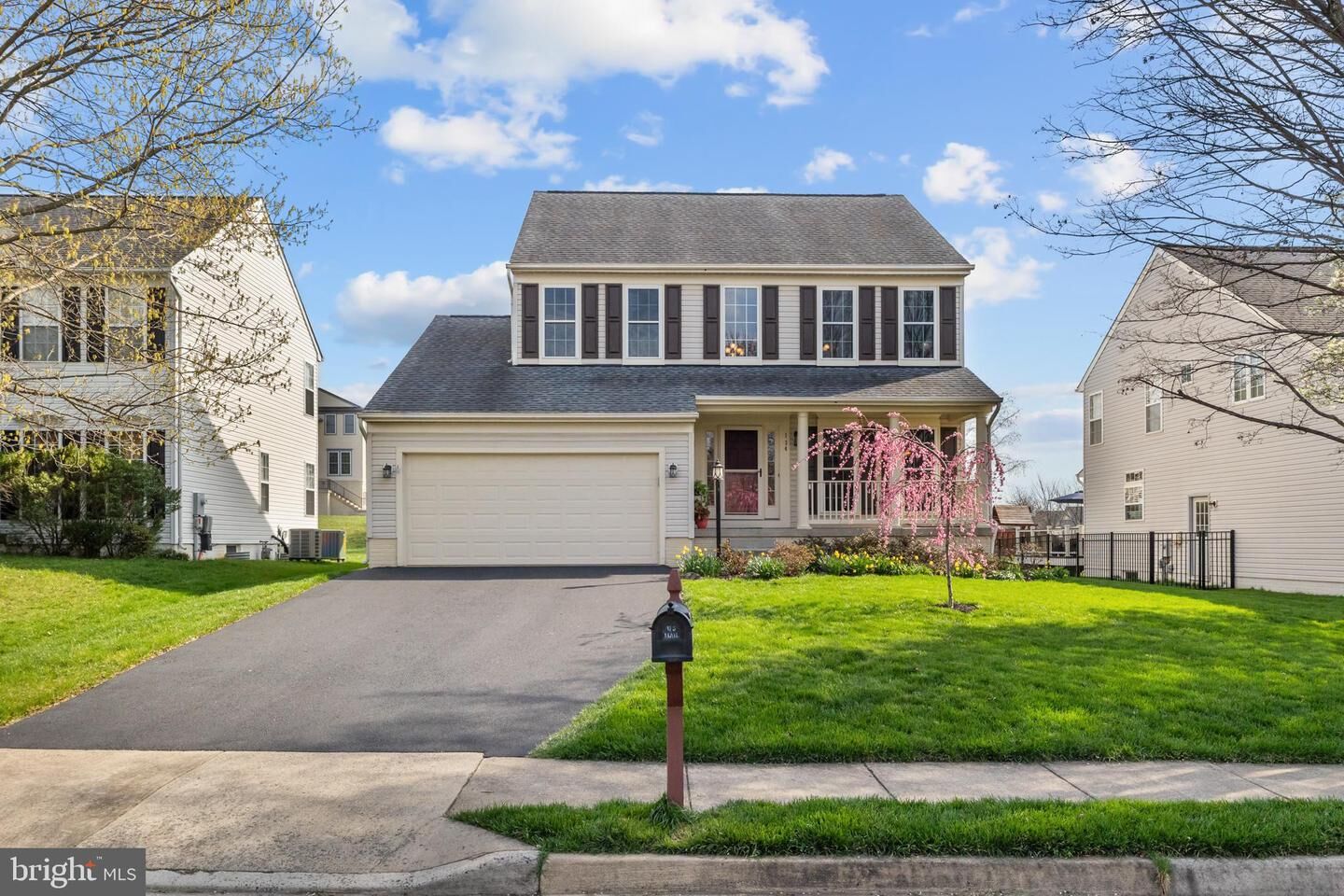 Property Photo: 134 Burnell Place SE VA 20175
