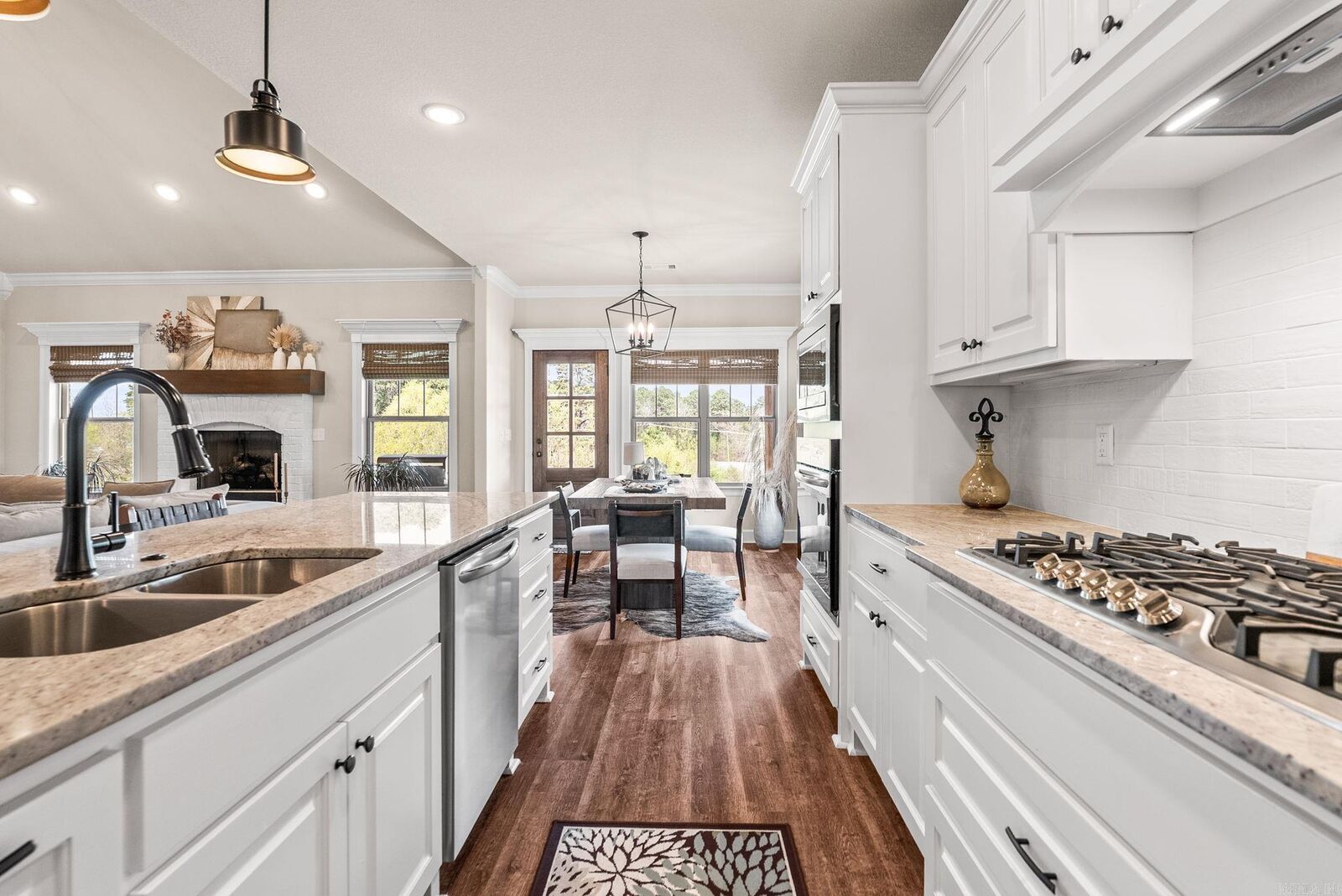 Property Photo: 128 Caurel Cir AR 72223