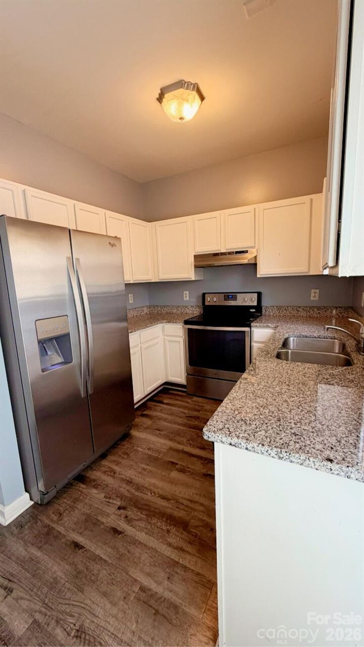 Property Photo: 3117 Nevin Place Drive NC 28269