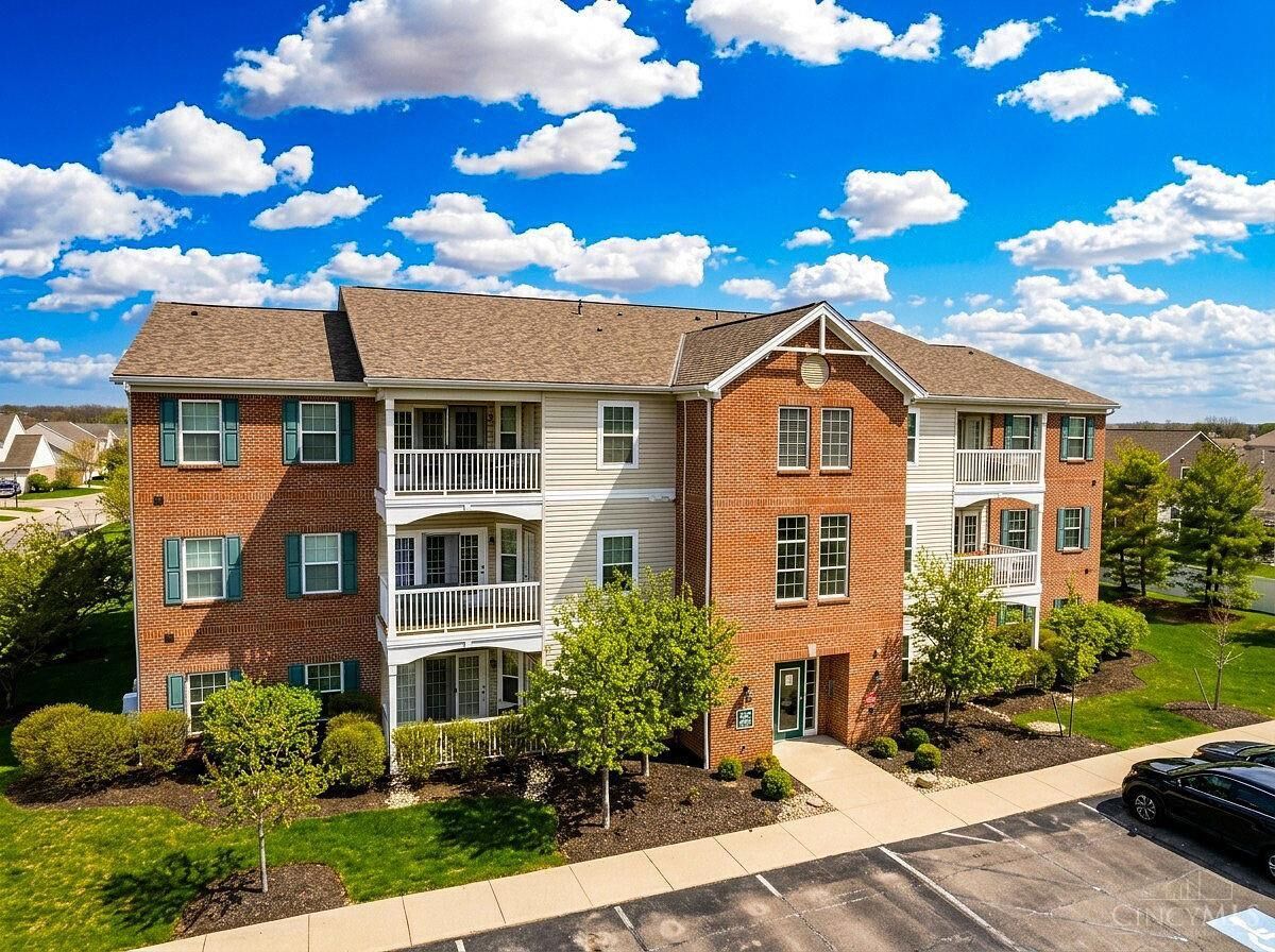 Property Photo:  3102 Grand Falls Boulevard  OH 45039 