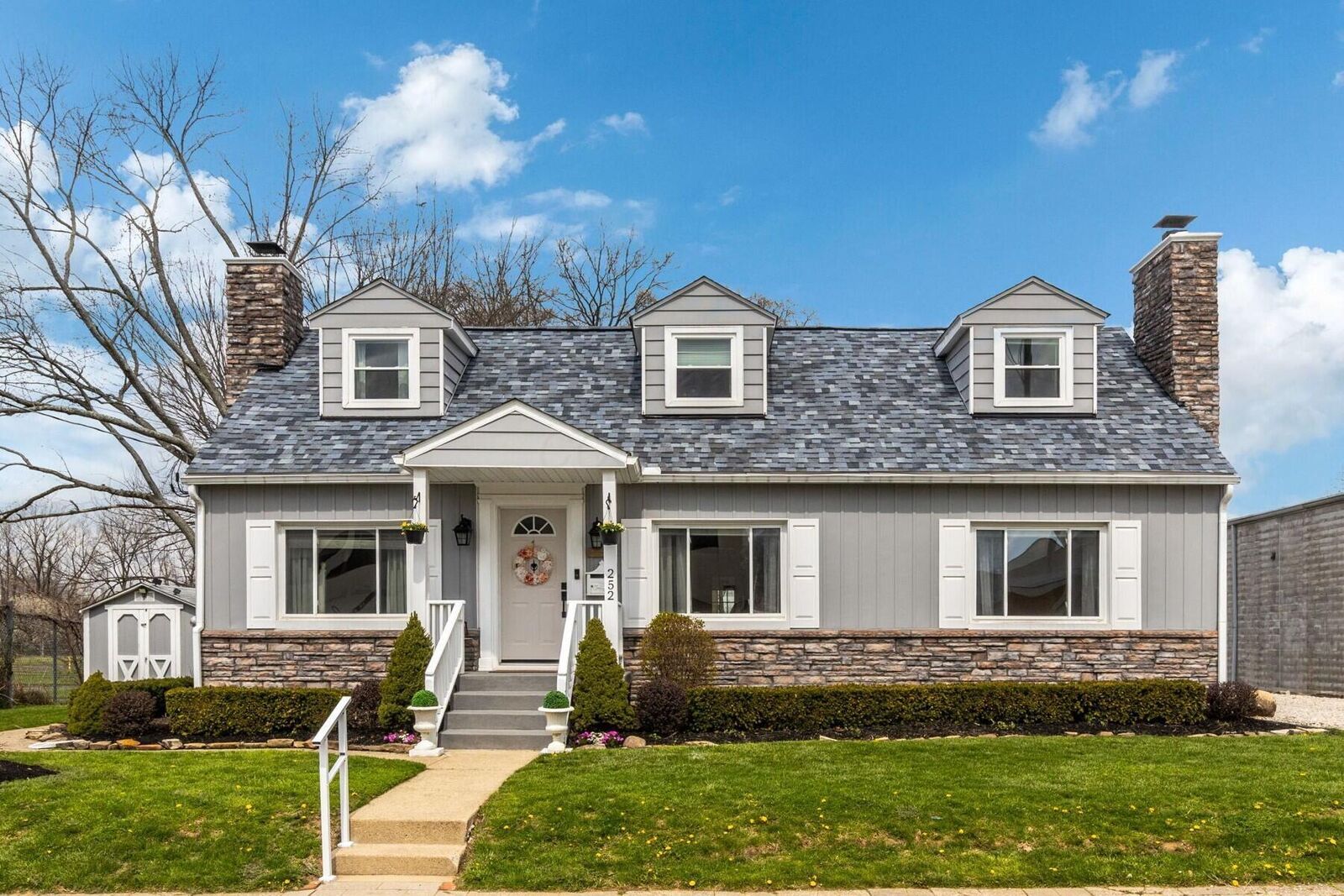 Property Photo:  252 E Broadway Avenue  OH 43081 