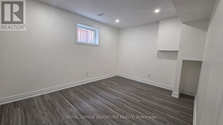 Property Photo:  3137 Sunnyhill Drive Basement 2  ON L4X 2K5 
