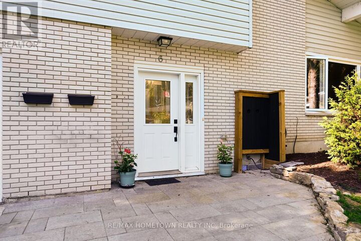 Property Photo: 6 Maplewood Circle ON K6V 1N4