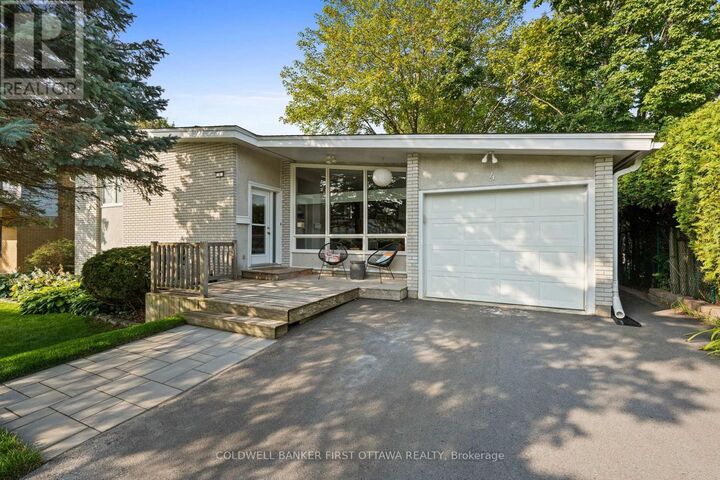 Photo de la propriété:  4 Alderbrook Drive  ON K2H 5W5 