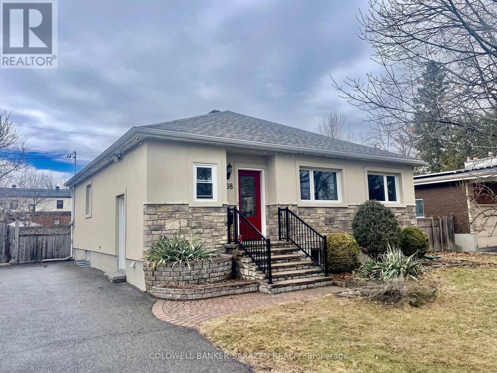 Property Photo: 868 Duberry Street ON K2A 3T3