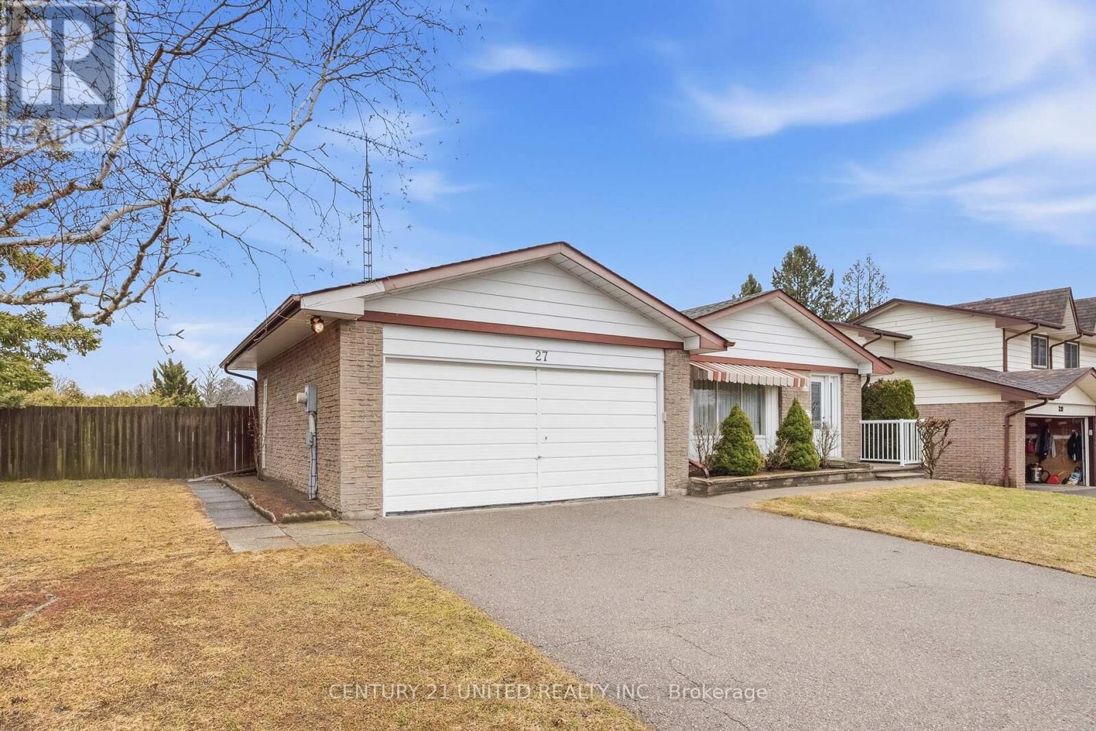 Photo de la propriété:  27 Payne Crescent  ON L1A 3Y3 