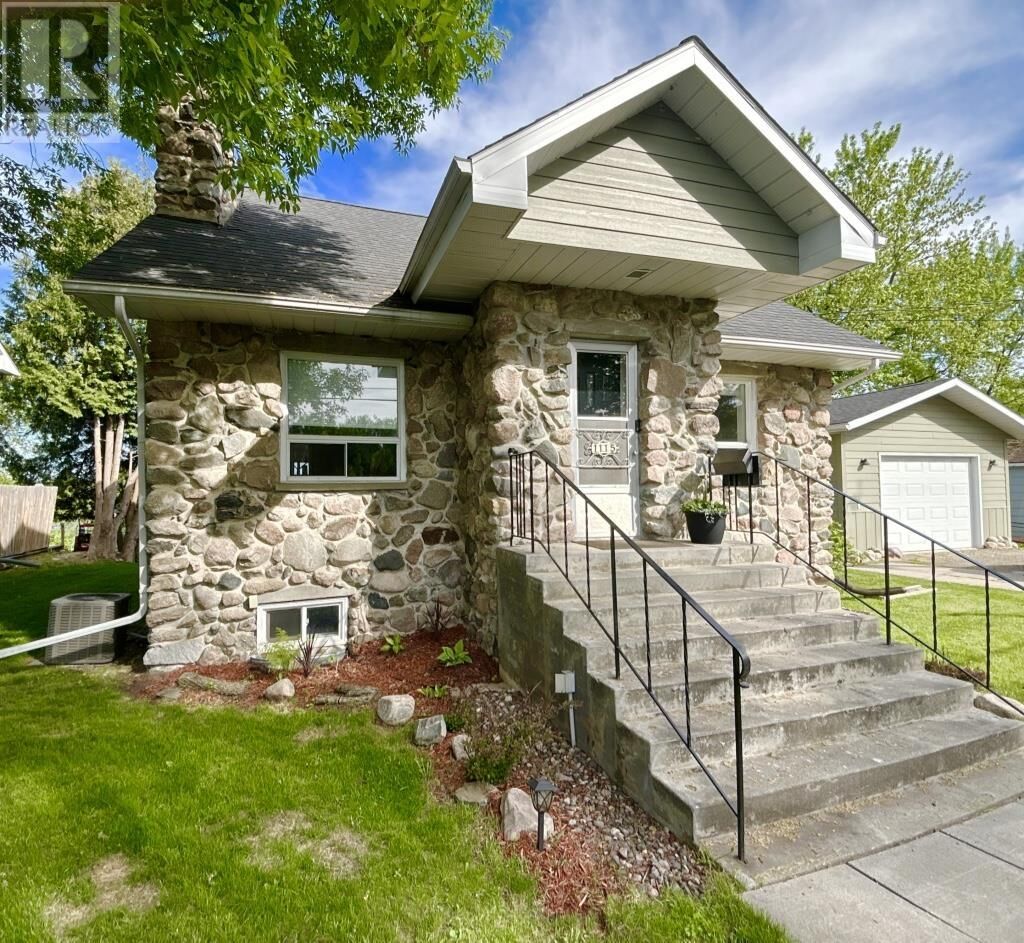 Property Photo: 1115 River Road West ON P9A 2V3