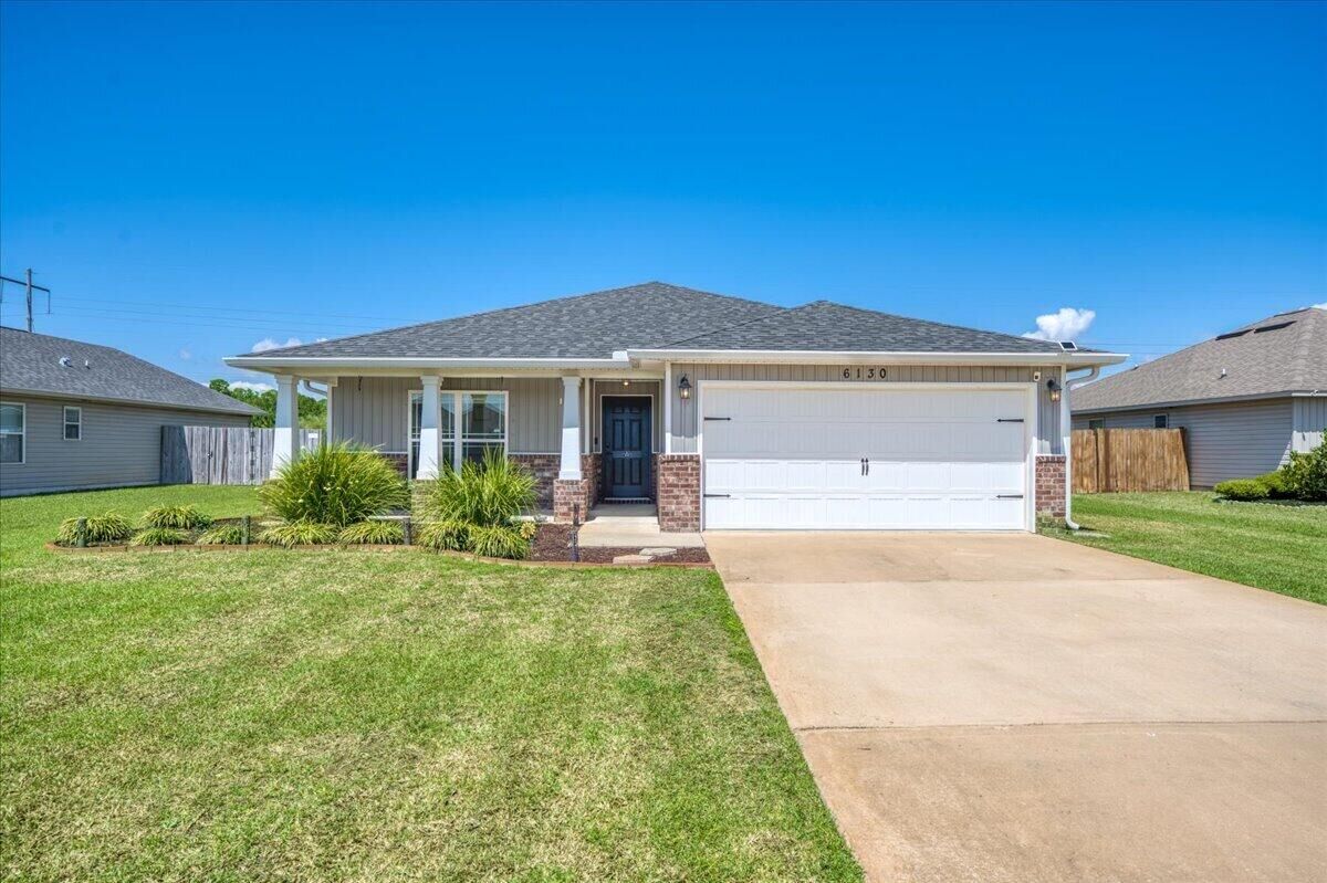Property Photo:  6130 Redberry Drive  FL 32563 