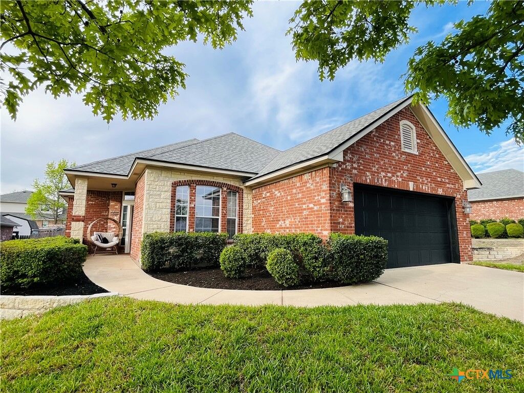 Property Photo:  410 Cheetah Trail  TX 76548 