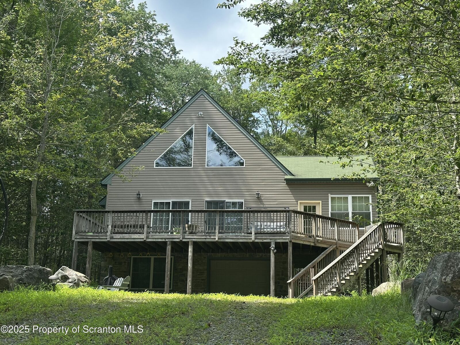 Property Photo:  27 Lake Natalie Drive  PA 18424 