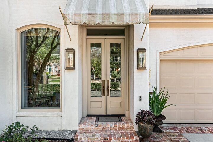 Property Photo:  2017 Dryden Road  TX 77030 