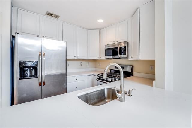 Property Photo:  113 Abbie Ct  NJ 07093 