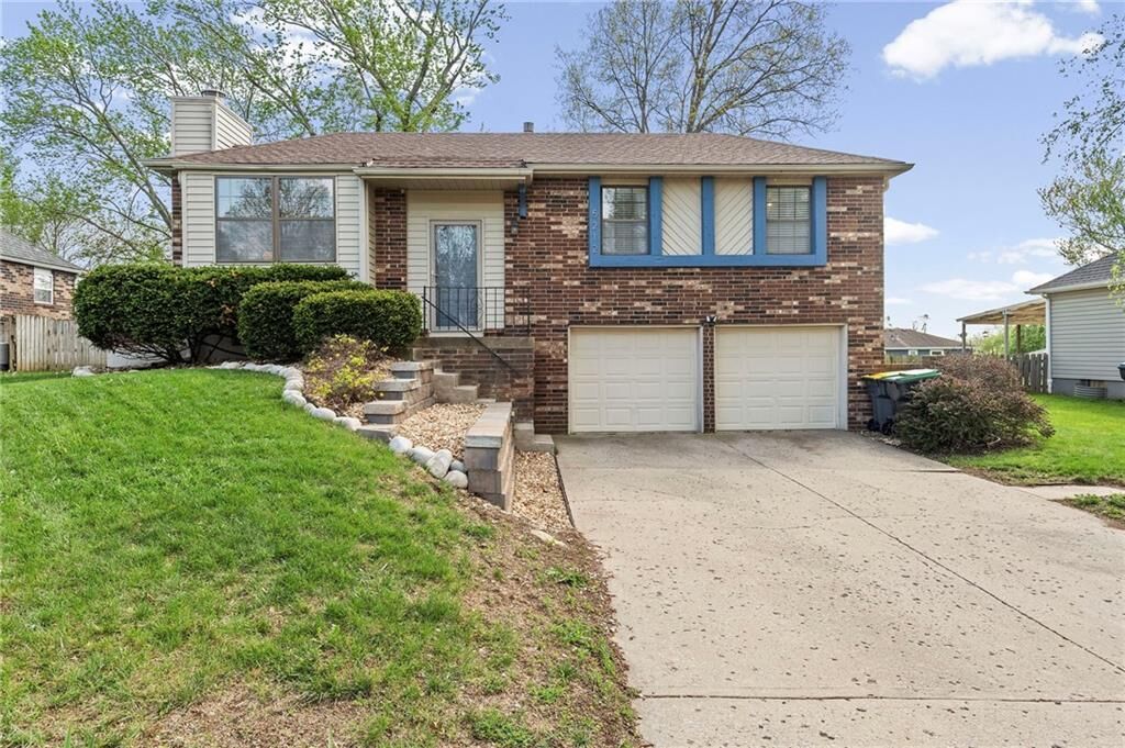 Property Photo: 5212 NW Downing Street MO 64015
