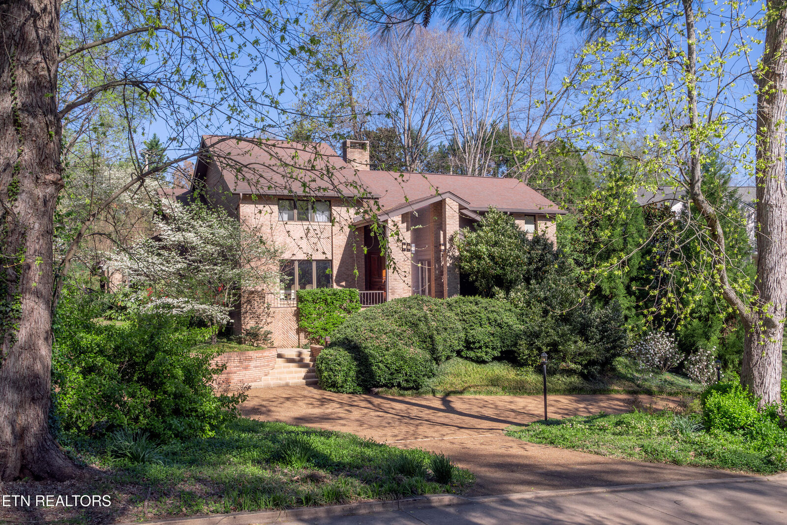 Property Photo: 667 Kenesaw Ave TN 37919