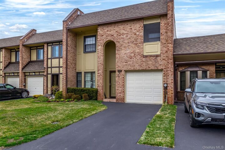 Property Photo: 48 Southgate Circle NY 11762