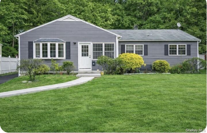 Property Photo:  16 Meadow Road  NY 10548 