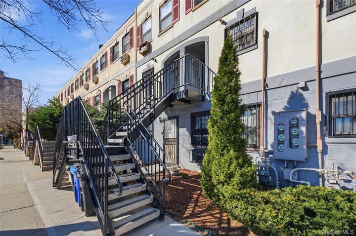 Property Photo:  835 Underhill Avenue 62B  NY 10473 