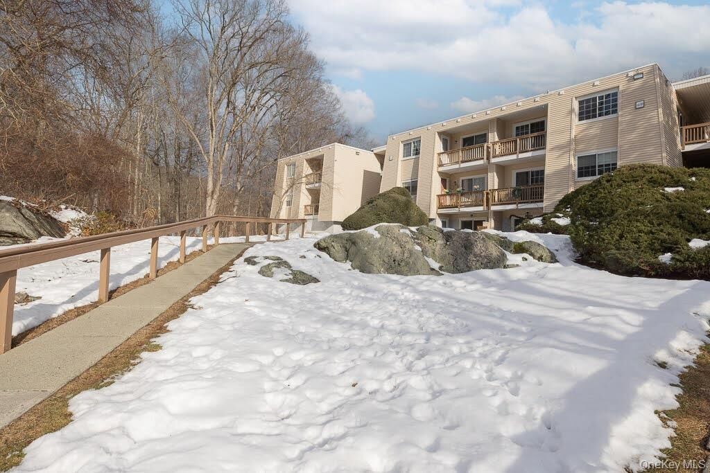 Property Photo:  529 Fox Run Lane  NY 10512 