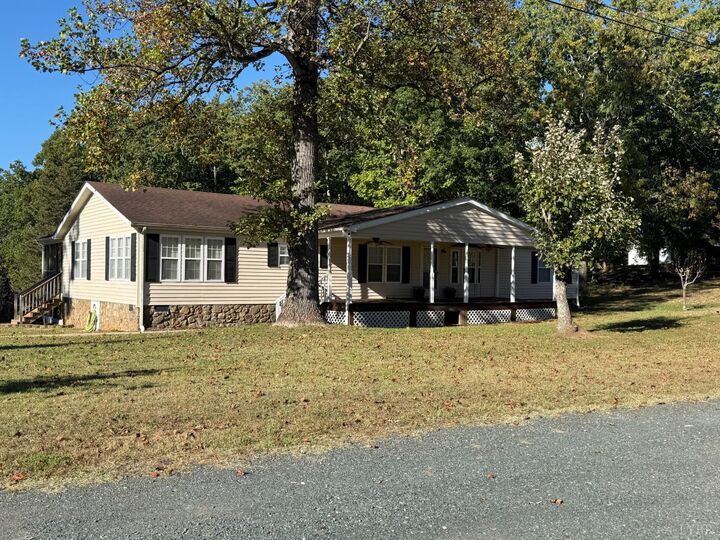Property Photo: 1727 Richmond Highway VA 24593