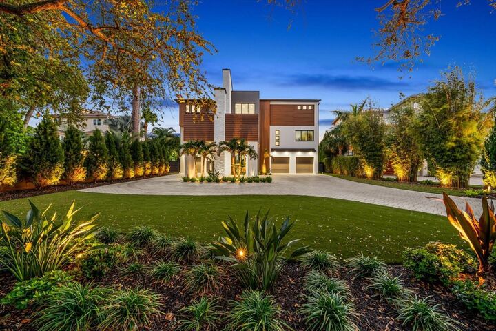 Property Photo:  402 Hillsborough Street  FL 34683 