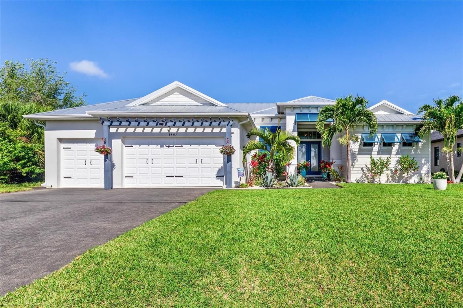 Property Photo: 8407 Dafoe Street FL 33981