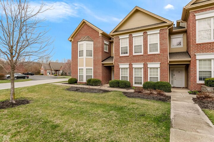 Property Photo:  1626 Lacebark Drive A  IN 46143 