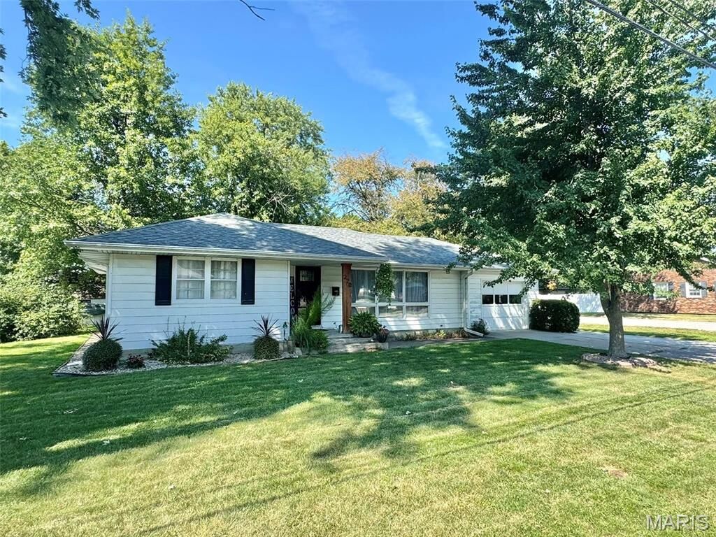 Property Photo:  220 E Rogers Street  MO 63456 