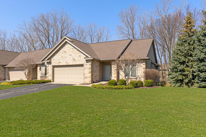 Property Photo:  4911 Faringdom Grove Drive  MI 49426 