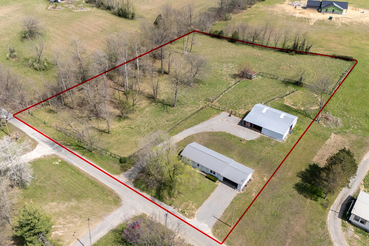 Property Photo:  306 N White Street N  IL 62922 