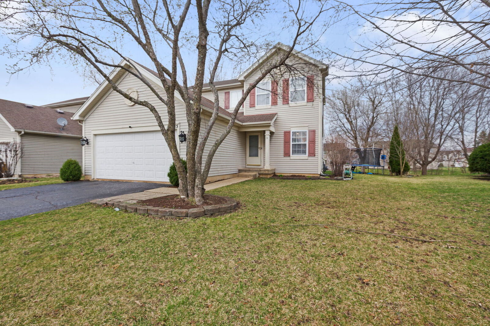 Property Photo:  75 Woodland Park Circle  IL 60136 