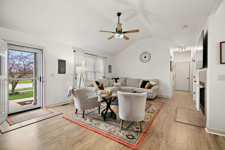 Property Photo:  670 Lookout Way  IL 60914 