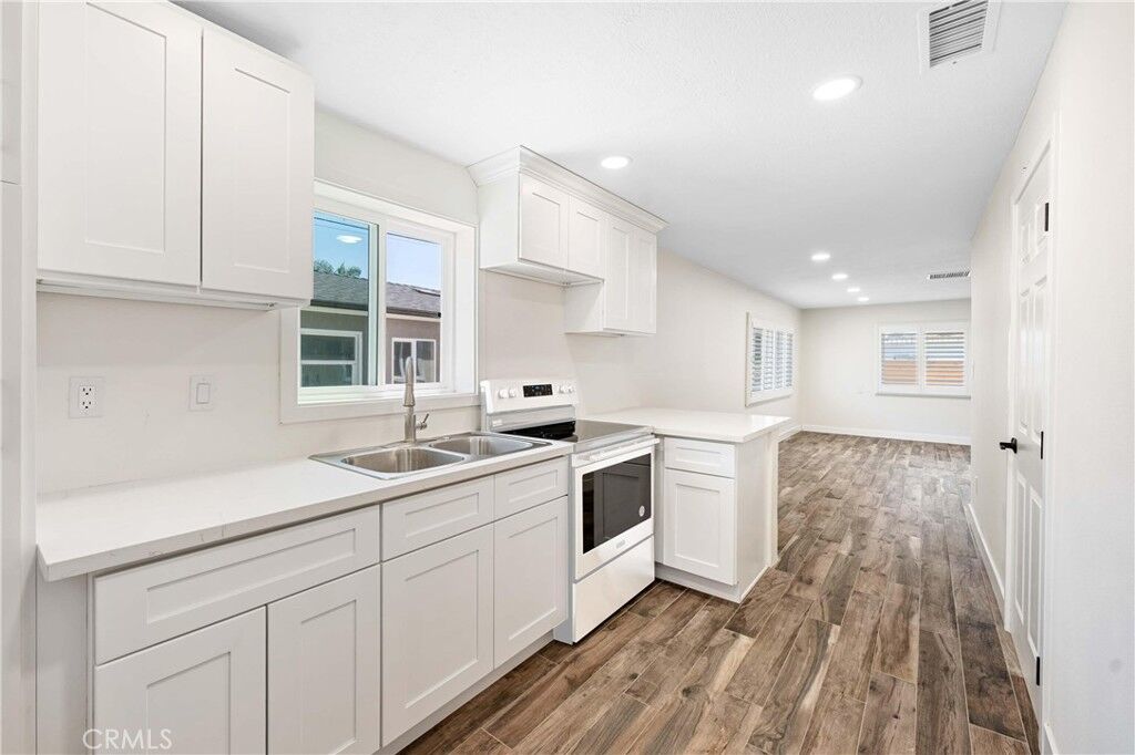 Property Photo: 6290 California Avenue C CA 90805