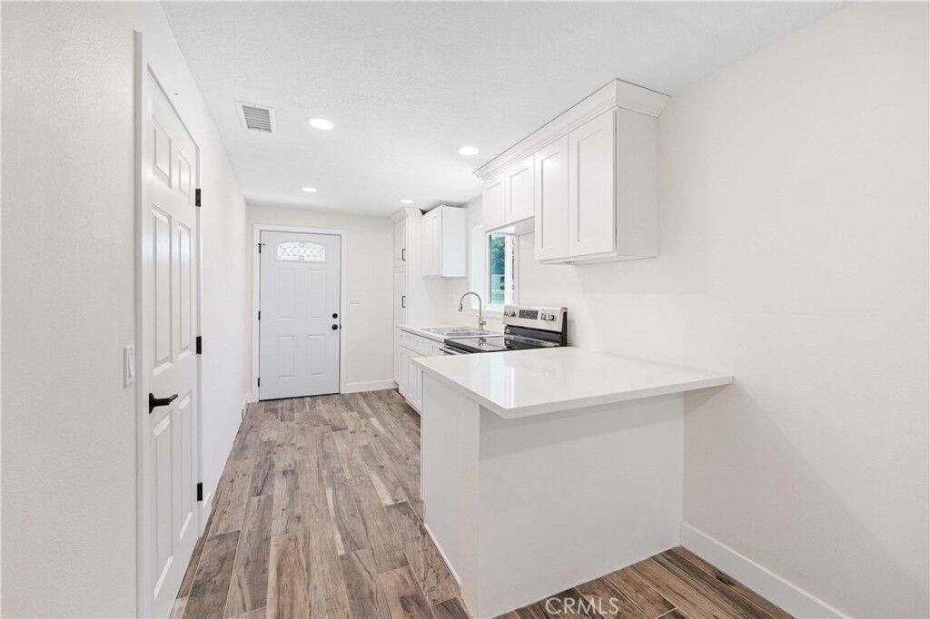 Property Photo:  6290 California Avenue C  CA 90805 