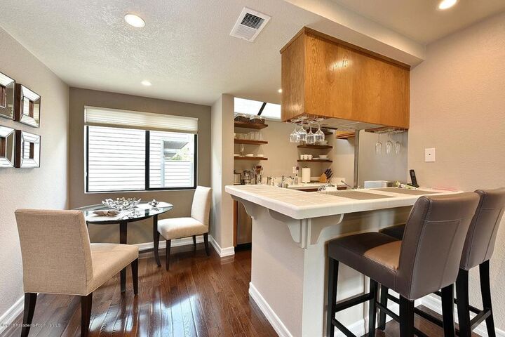 Property Photo:  279 E Glenarm Street 10  CA 91106 